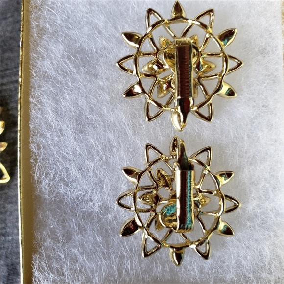 Vintage Sarah Coventry “Peda-Lure” Clip-Ons and Brooch - Picture 6 of 9